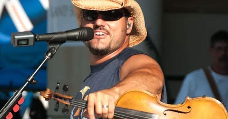 Chris Higbee - Fiddler on The Roof | Country at The Boot